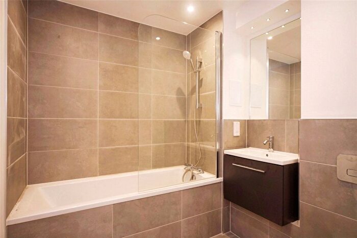 1 Bedroom Flat For Sale In Flat Redwing Court, Catkin Road, London, NW9