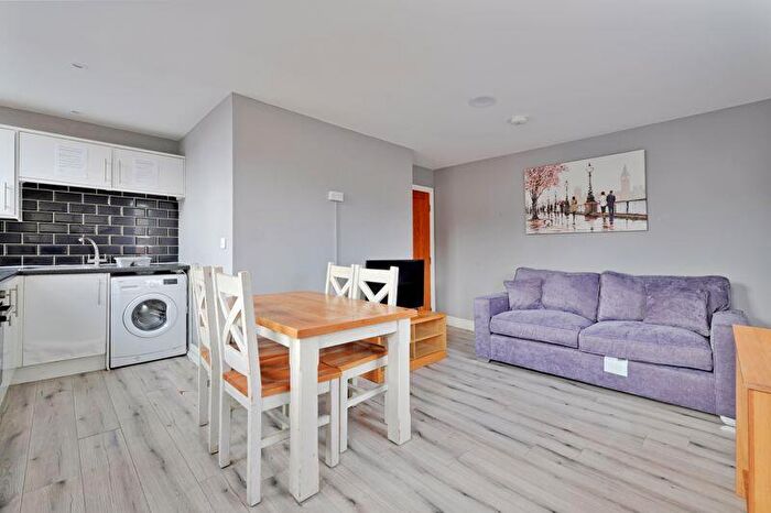 2 Bedroom Apartment To Rent In Flat B, Furnace Hill, Sheffield, S3