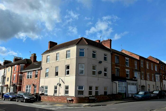 2 Bedroom Flat To Rent In Knox Road, Wellingborough, NN8