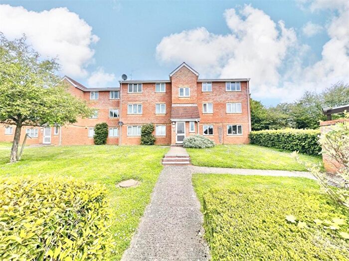 1 Bedroom Flat To Rent In Walpole Road, Slough, SL1