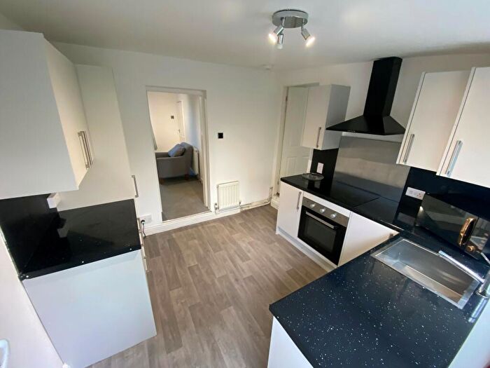 1 Bedroom Flat To Rent In Yew Tree Road, Kidderminster, DY10