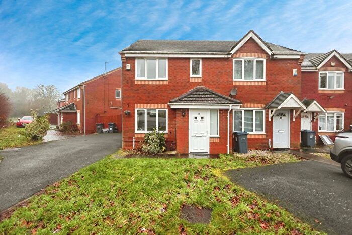 3 Bedroom Semi Detached House For Sale In Trippleton Avenue, Birmingham, West Midlands, B32