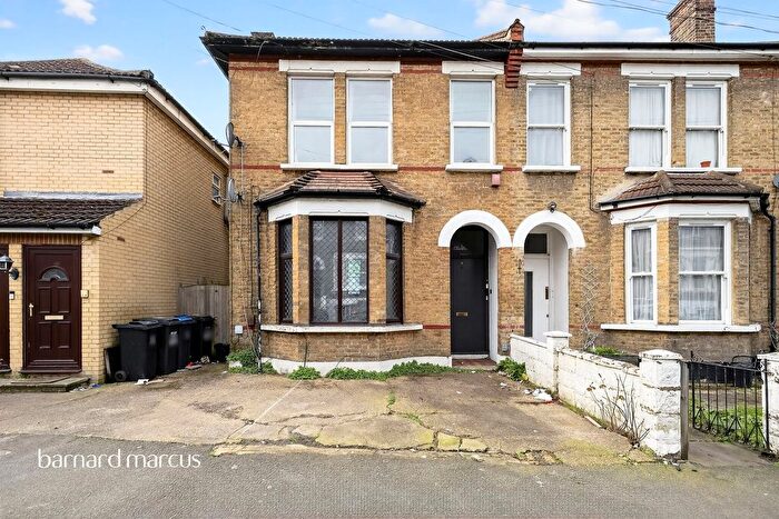 2 Bedroom Flat For Sale In Broad Green Avenue, Croydon, CR0