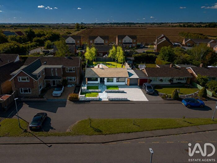 3 Bedroom Detached Bungalow For Sale In Sutton Road, Witchford, Cambridgeshire, CB6