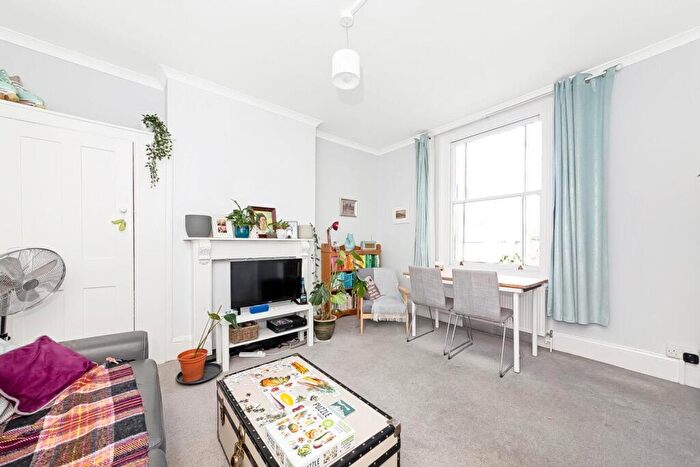 1 Bedroom Apartment For Sale In Barry Road, East Dulwich, London, SE22