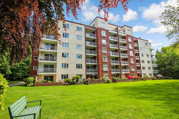 2 Bedroom Apartment For Sale In Lindsay Road, Branksome Park, BH13