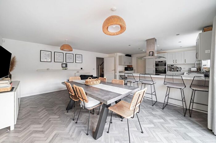 5 Bedroom Detached House For Sale In Vantage Copse, Bursledon, SO31