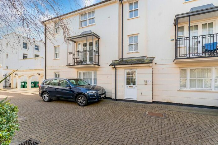 Studio To Rent In Russell Mews, Russell Square, Brighton, East Sussex, BN1