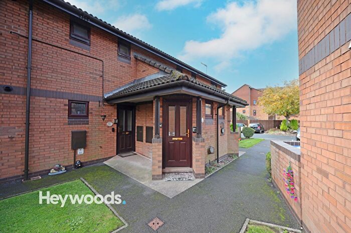 2 Bedroom Flat For Sale In Riversmead, Waveney Grove, Clayton, Newcastle-Under-Lyme, ST5