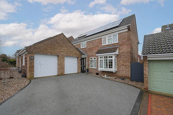 4 Bedroom Detached House For Sale In Windsor Close, St. Ives, Cambridgeshire, PE27