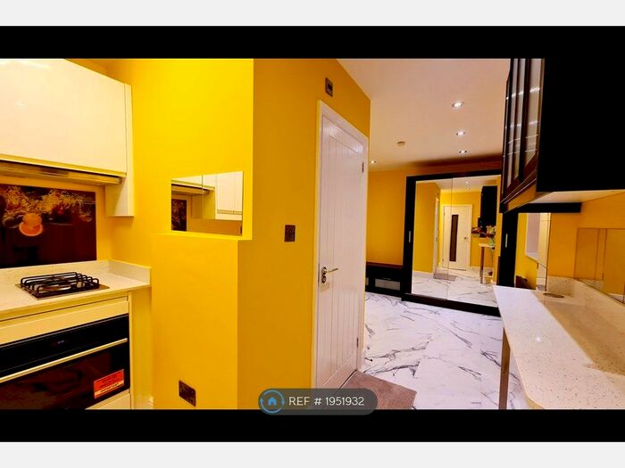 Studio To Rent In Edgwarebury Lane, Edgware, HA8