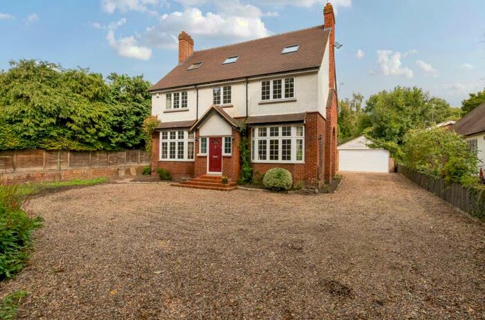 4 Bedroom Detached House To Rent In Virginia Water, GU25