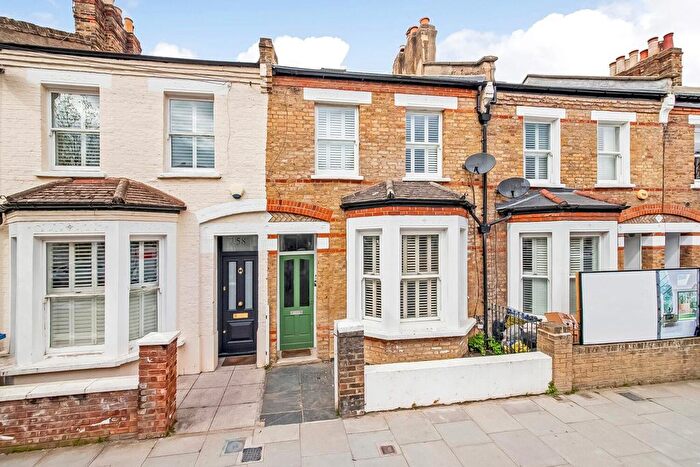2 Bedroom Flat For Sale In Ulverscroft Road, East Dulwich, London, SE22