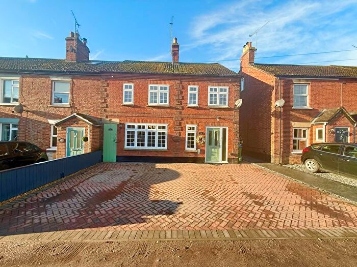 4 Bedroom Cottage For Sale In George Street, Wing, LU7