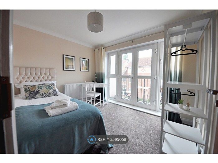 3 Bedroom Flat To Rent In Portswood Road, Southampton, SO17
