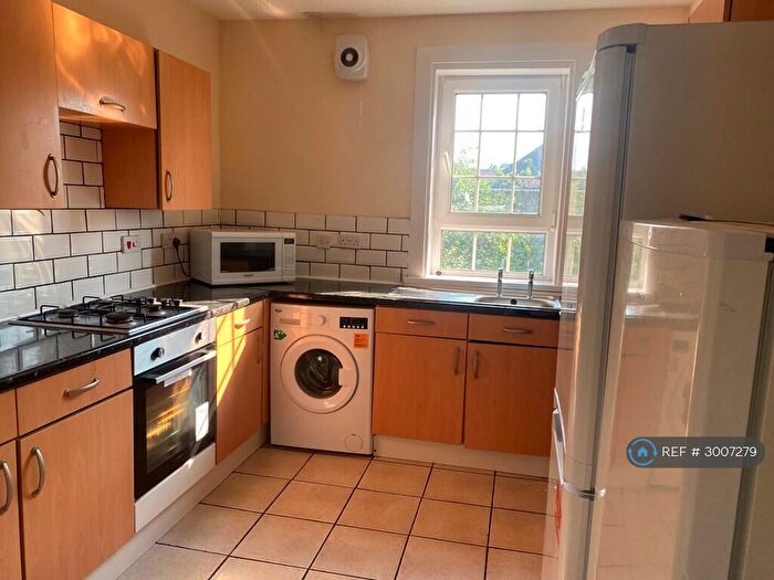 4 Bedroom Flat To Rent In Ochil Crescent, Stirling, FK8