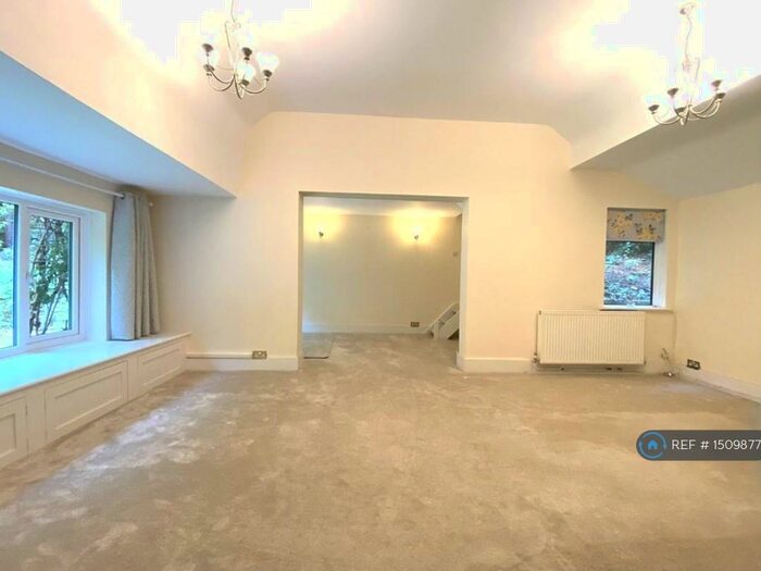 3 Bedroom Detached House To Rent In Park Road, Kenley, CR8