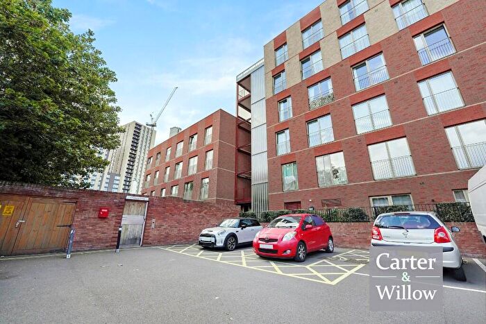 1 Bedroom Flat For Sale In Harbard Close, Barking, IG11