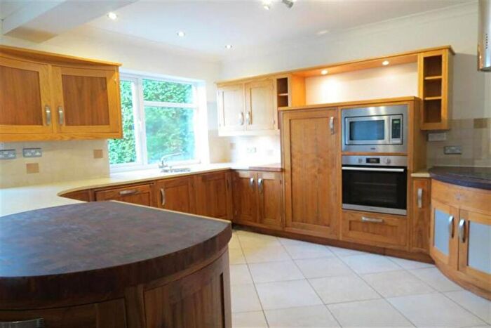 6 Bedroom House To Rent In Bedroom Detached House In Bournemouth, BH9