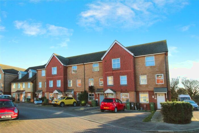 3 Bedroom House To Rent In East Shore Way, Portsmouth, Hampshire, PO3