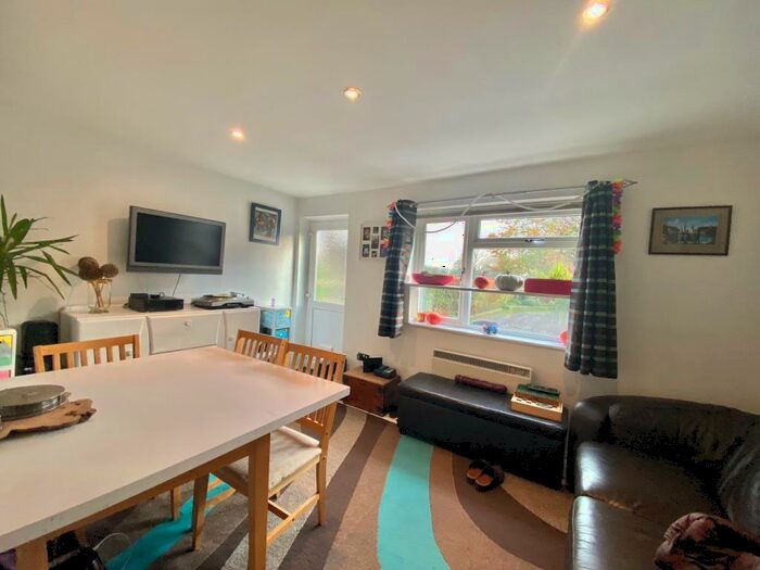 1 Bedroom Apartment To Rent In Mongewell, Wallingford, OX10