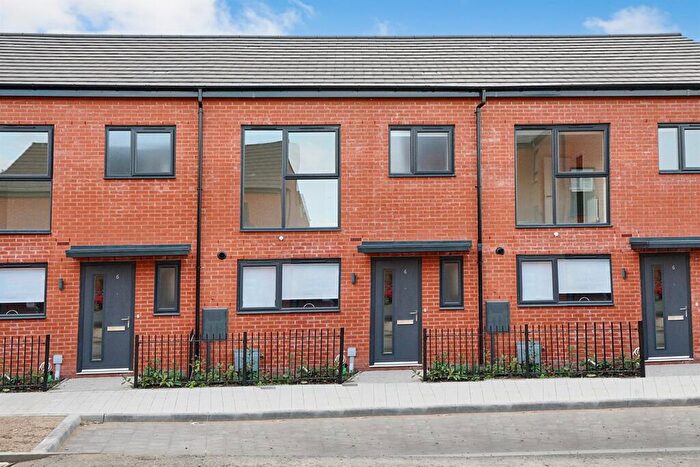 3 Bedroom Terraced House To Rent In Bedroom Terraced House In North Lock Road, Leicester, LE3