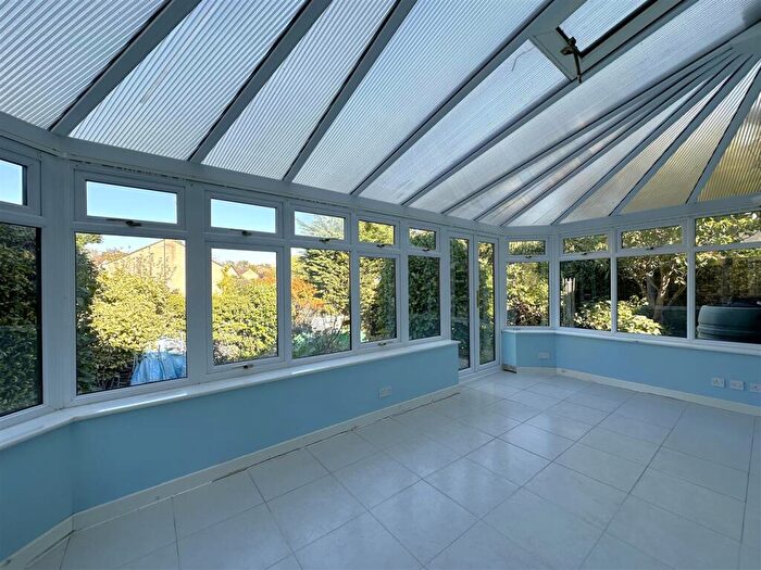 3 Bedroom Link Detached House For Sale In Awdry Close, Chippenham, SN14