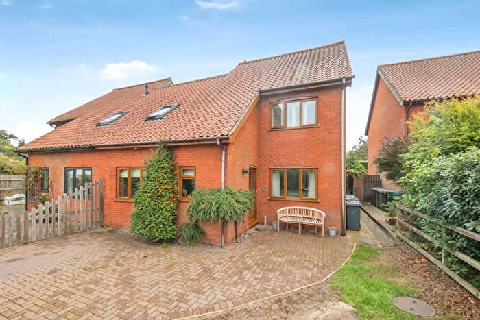 4 Bedroom Semi-Detached House For Sale In Sawmill Lane, Nacton, Ipswich, IP10