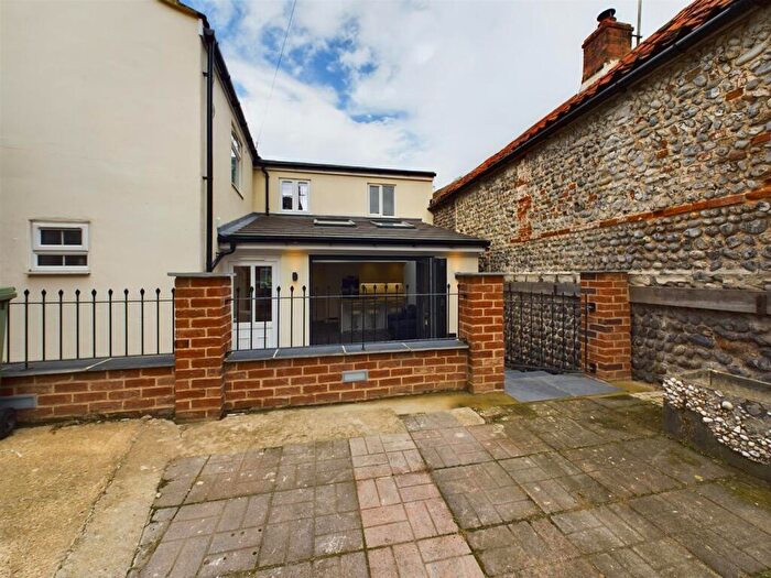 3 Bedroom Cottage For Sale In New Street, Cromer, NR27