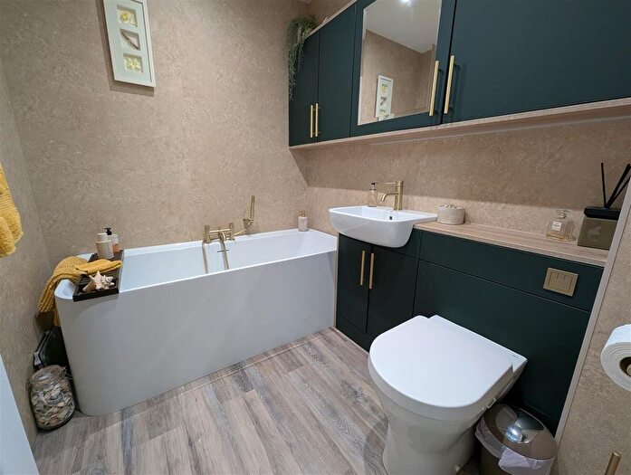 2 Bedroom Flat For Sale In Trinity Mews, Darlington, DL3