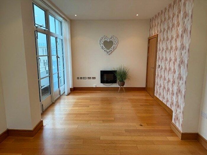 1 Bedroom Flat To Rent In Hayes Road, Sully, Penarth, CF64