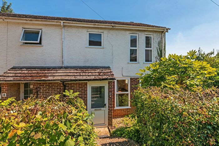 3 Bedroom End Of Terrace House To Rent In Vale Way, Kings Worthy, Winchester, SO23