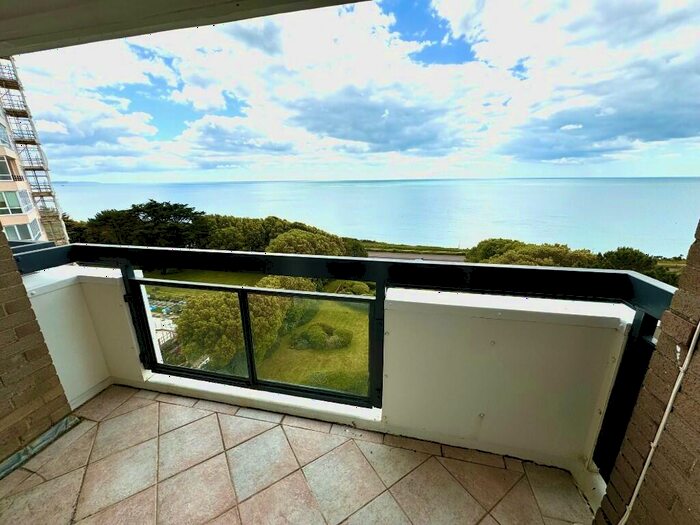 2 Bedroom Apartment For Sale In Manor Road, Bournemouth, Dorset, BH1