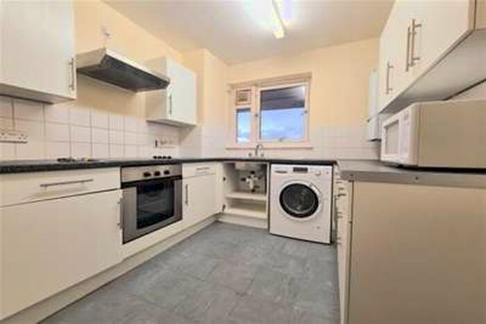 1 Bedroom Flat To Rent In Glyndon Road, SE18