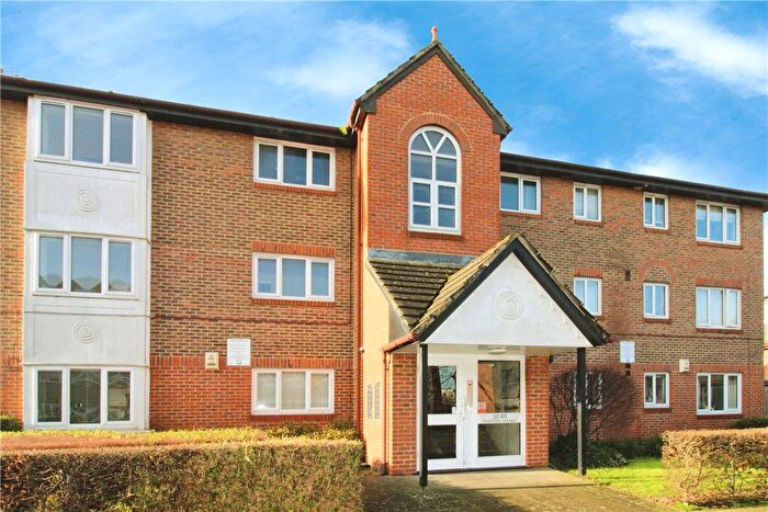 1 Bedroom Flat To Rent In Peartree Avenue, London, SW17