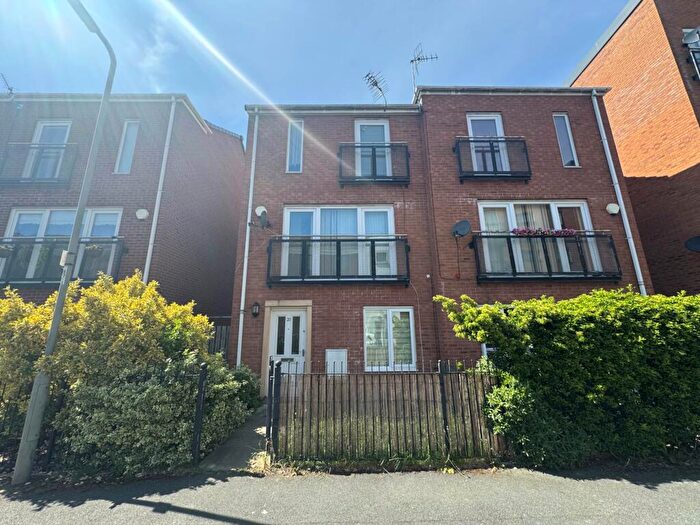 4 Bedroom Town House To Rent In Cascade Road, Speke, L24