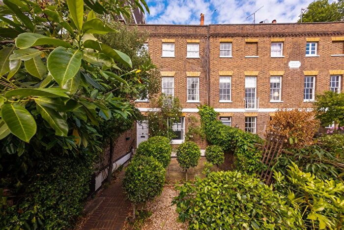4 Bedroom Semi Detached House For Sale In Petersham Road, Richmond, TW10