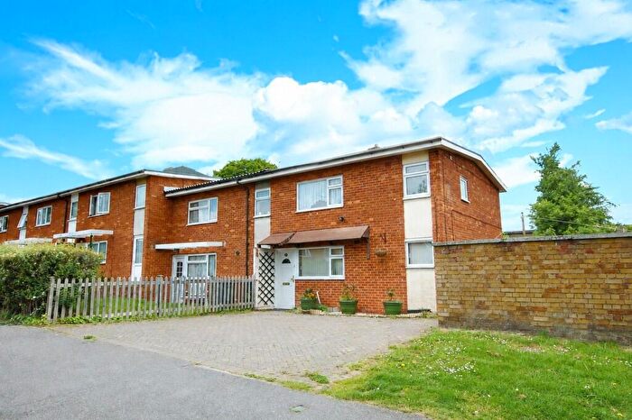 3 Bedroom End Of Terrace House To Rent In Bishops Rise, Hatfield, AL10