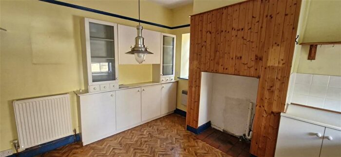 2 Bedroom Semi-Detached House For Sale In Arthur Street, Farsley, Pudsey, LS28