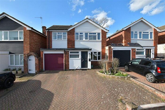 4 Bedroom Link Detached House For Sale In Viking Way, Runwell, Wickford, Essex, SS11