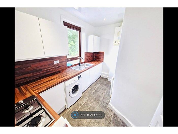 2 Bedroom Flat To Rent In Izatt Terrace, Clackmannan, FK10