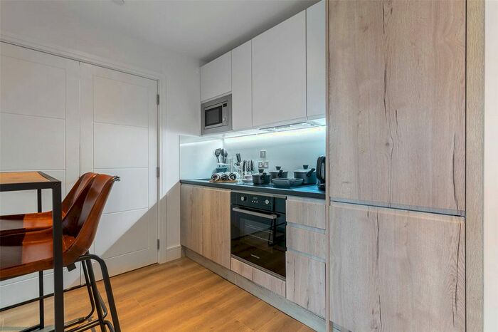 1 Bedroom Flat To Rent In Wood Street, East Grinstead, West Sussex, RH19