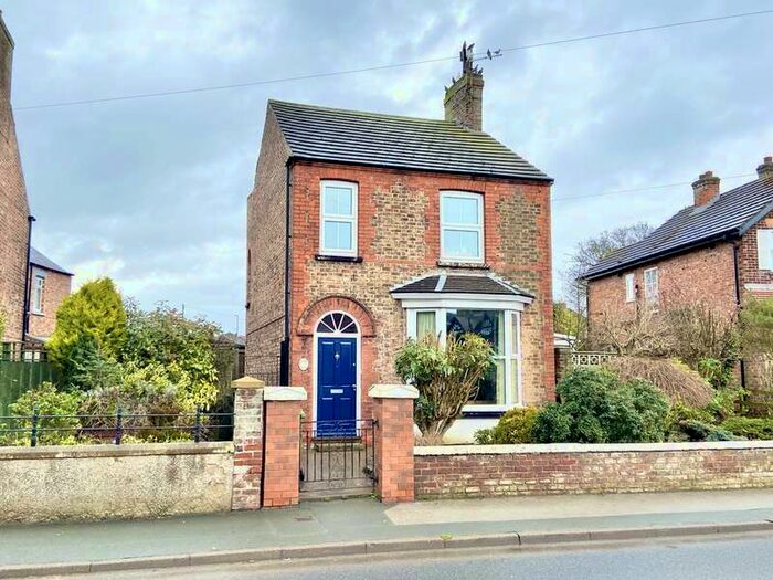 Houses for sale & to rent in YO25 6UA, Pinkneys Lane, Driffield And