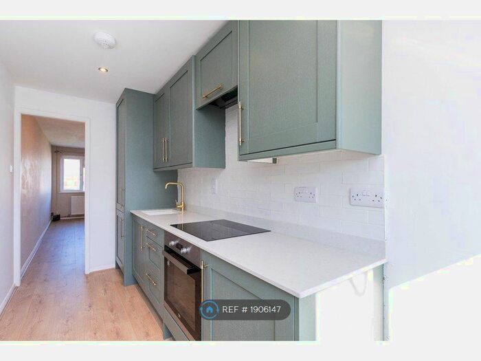 1 Bedroom Maisonette To Rent In Owlscastle Close, Horsham, RH12