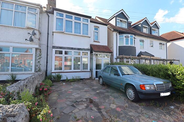 3 Bedroom Semi-Detached House For Sale In Hamstel Road, Southchurch, Southend-On-Sea, SS2