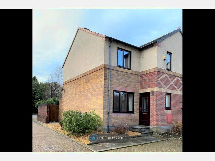 3 Bedroom Semi-Detached House To Rent In Aughton Court, Lancaster, LA1