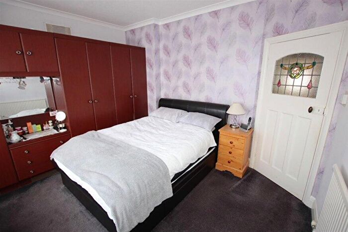 2 Bedroom Detached Bungalow For Sale In Cotswold Road, Clacton On Sea, CO15