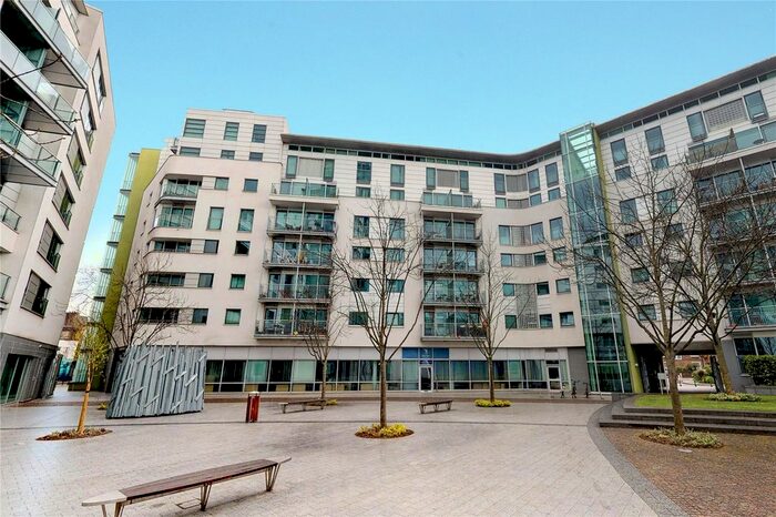 1 Bedroom Flat To Rent In Empire Square South, Empire Square, London SE1