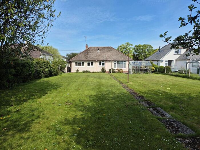 3 Bedroom Detached Bungalow For Sale In Yelland Road, Fremington, EX31