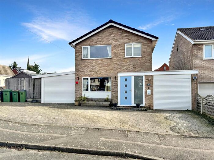 3 Bedroom Detached House For Sale In Avon Drive, Whetstone., LE8